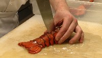 Cuire et décarcasser un homard