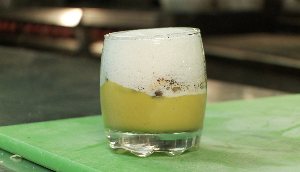 Purée de courge Butternut et marrons, champignons de saison, éclats de noisettes et moussante à la truffe