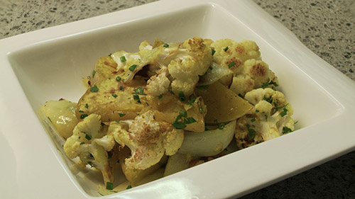 Mix de légumes d’automne rôtis, cari et noix de pacane
