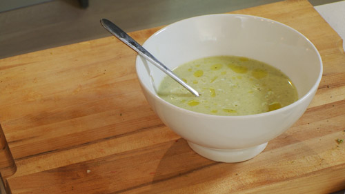 Lait d’asperges et persil émulsionné à l’œuf mollet