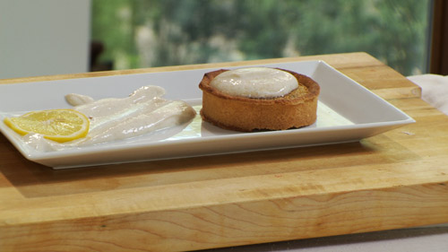 Tarte au sucre, vanille Bourbon, pâte aux amandes et fromage blanc à la cassonade blonde