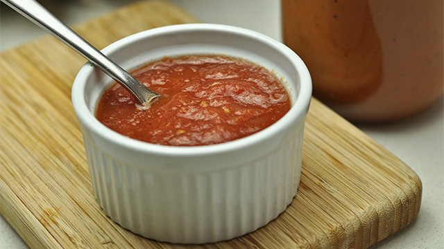 Ketchup de tomates au vinaigre de cidre et épices