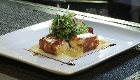 Brie de Portneuf chaud et croustillant aux pommes et sirop d’érable