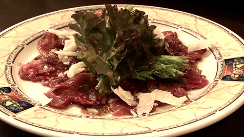 Carpaccio de bœuf et salade au vieux vinaigre balsamique
