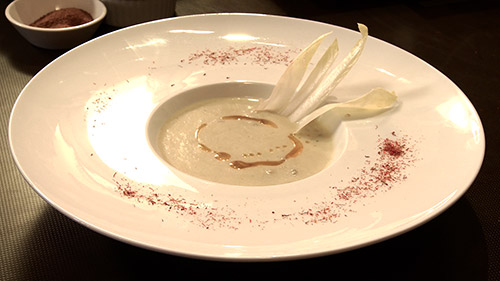 Velouté d’endives aux huîtres