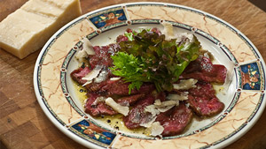 Carpaccio de bœuf et salade au vieux vinaigre balsamique